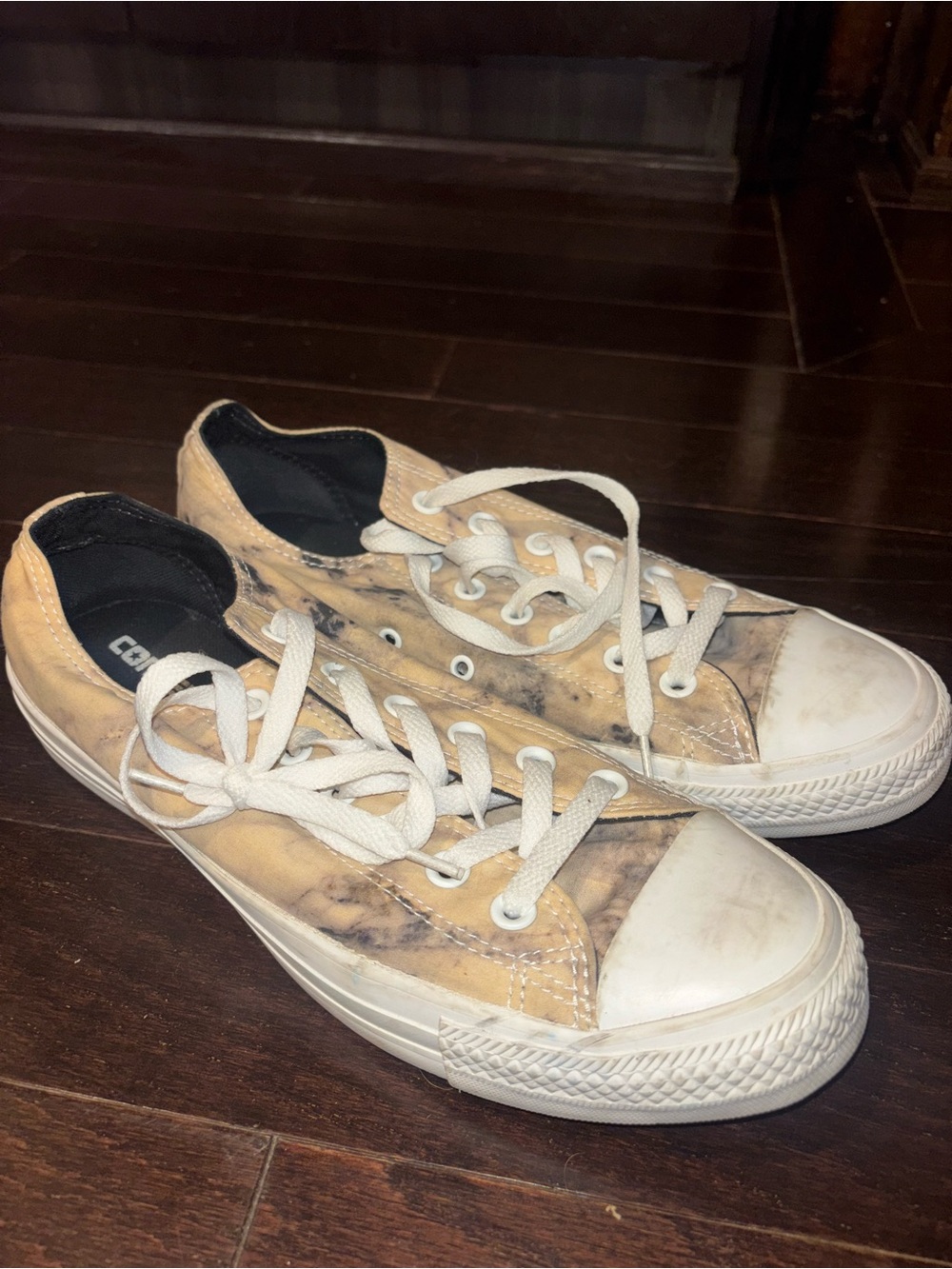 Converse Low-Top Tie-Dye Beige and Black shoes